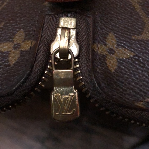 Authentic Louis Vuitton Voyager - Picture 5 of 11